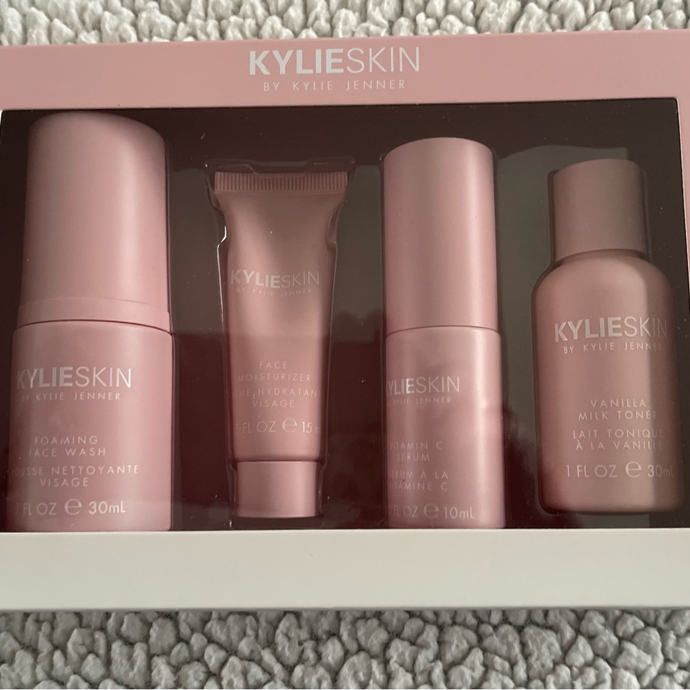 KYLIE SKIN Pink Skincare Set